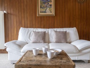 TV, DVD player - Les Girolles A59 by Interhome (Verbier)