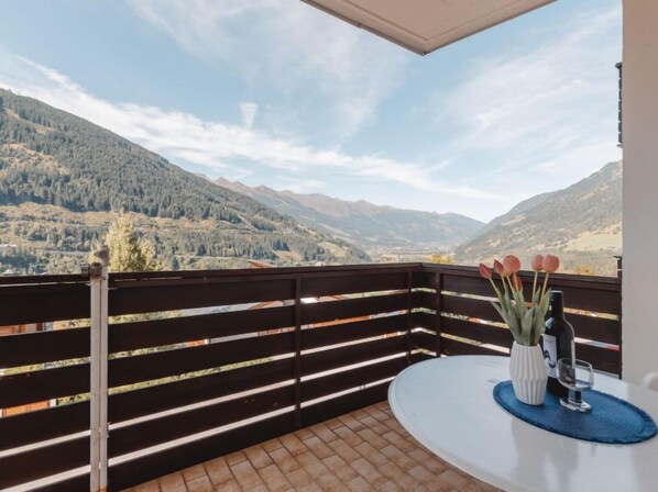 Outdoor dining - Martini by Interhome (Bad Gastein)