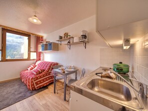 Fridge, microwave, cookware/dishes/utensils - Vostok Zodiaque by Interhome (Le Corbier)