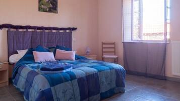 3 chambres, fer et planche Ă repasser