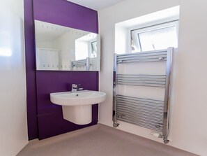 Bathroom - University Campus Park Wood by Interhome (Canterbury)