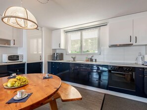 Réfrigérateur, micro-ondes, four, lave-vaisselle