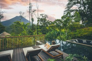 Nayara Residence | Terrace/patio
