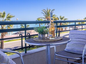 Outdoor dining - La Joconde by Interhome (Nice)