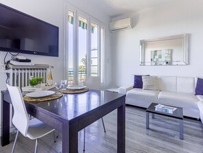 TV - La Joconde by Interhome (Nice)
