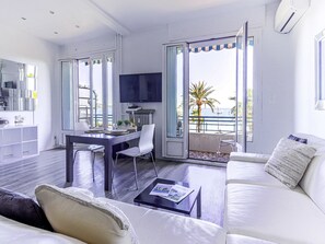 TV - La Joconde by Interhome (Nice)