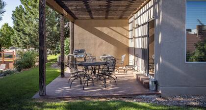 Kaunis Southgate Village Condo - kattoterassi - ilmastointi - uima-allas