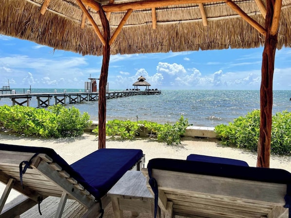 Property grounds - Penthouse 3 bed/3 bath Velento #5 Partial Ocean Views w/Pool, Private Dock (Caye Caulker)