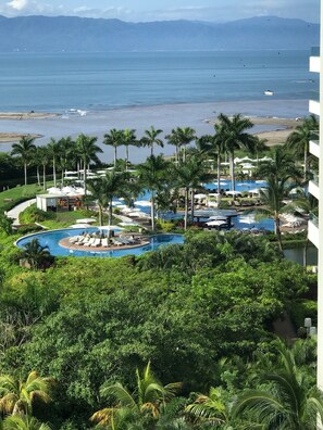 Outdoor pool, a heated pool - Spring Break Vacation  (Bahai de Banderas,)