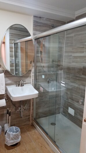 Hårtørrer, håndklæder, Sæbe, Shampoo