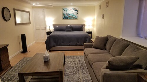 Quality Cribs 11-20 Spacious Basement Studio