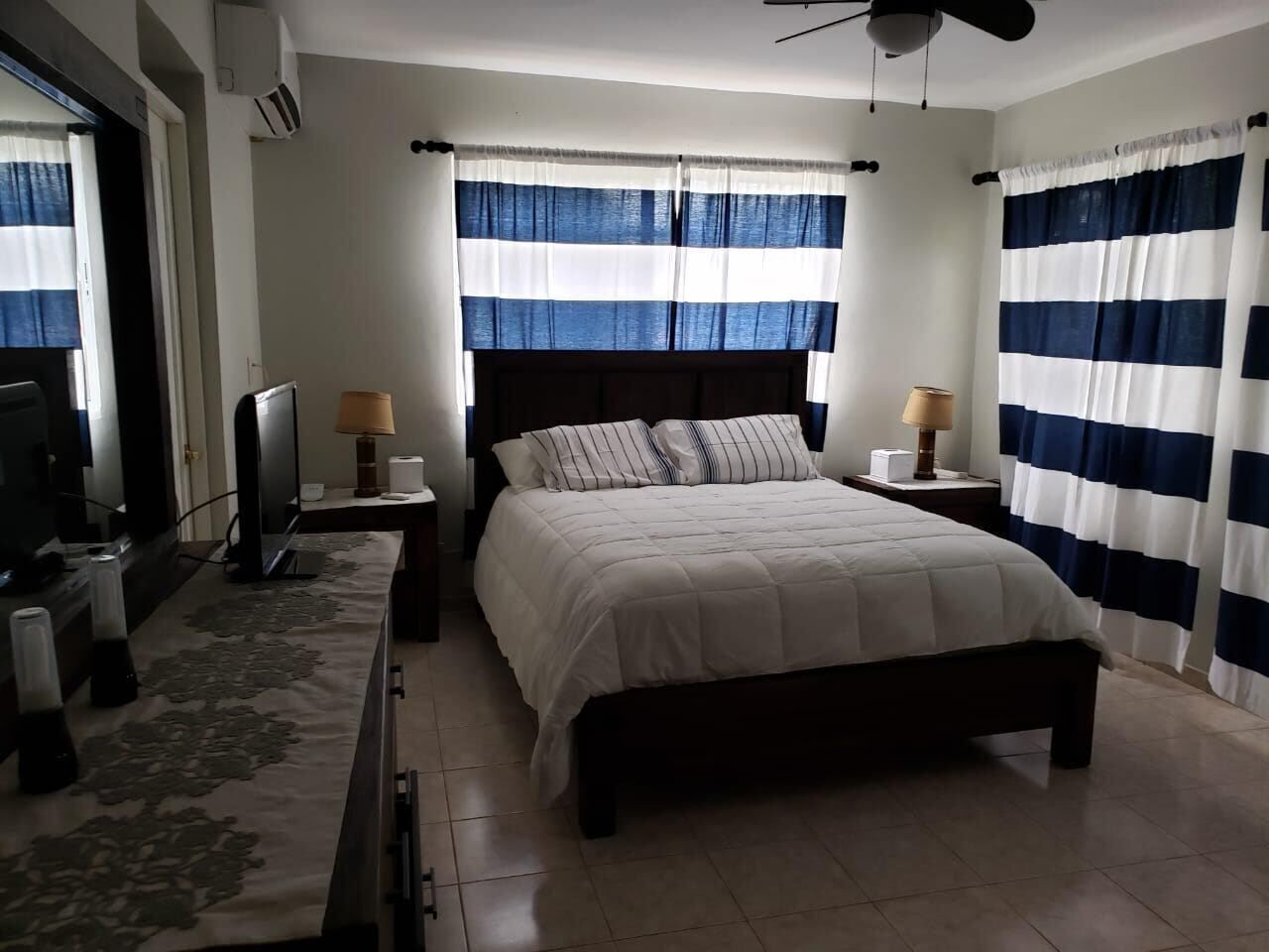 3 bedrooms, iron/ironing board, WiFi, bed sheets