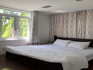 5 camere, una cassaforte in camera, Wi-Fi, lenzuola