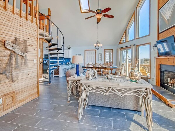 Televisión, reproductor de DVD, futbolito y libros 