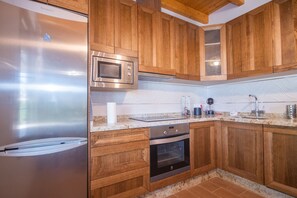 Frigorífic, microones, forn i rentaplats 