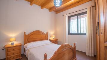 3 chambres, fer et planche Ă repasser, Wi-Fi gratuit, draps fournis