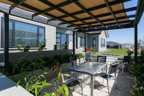 Habitación superior con 1 cama matrimonial o 2 individuales, 1 habitación, para no fumadores | Terraza o patio