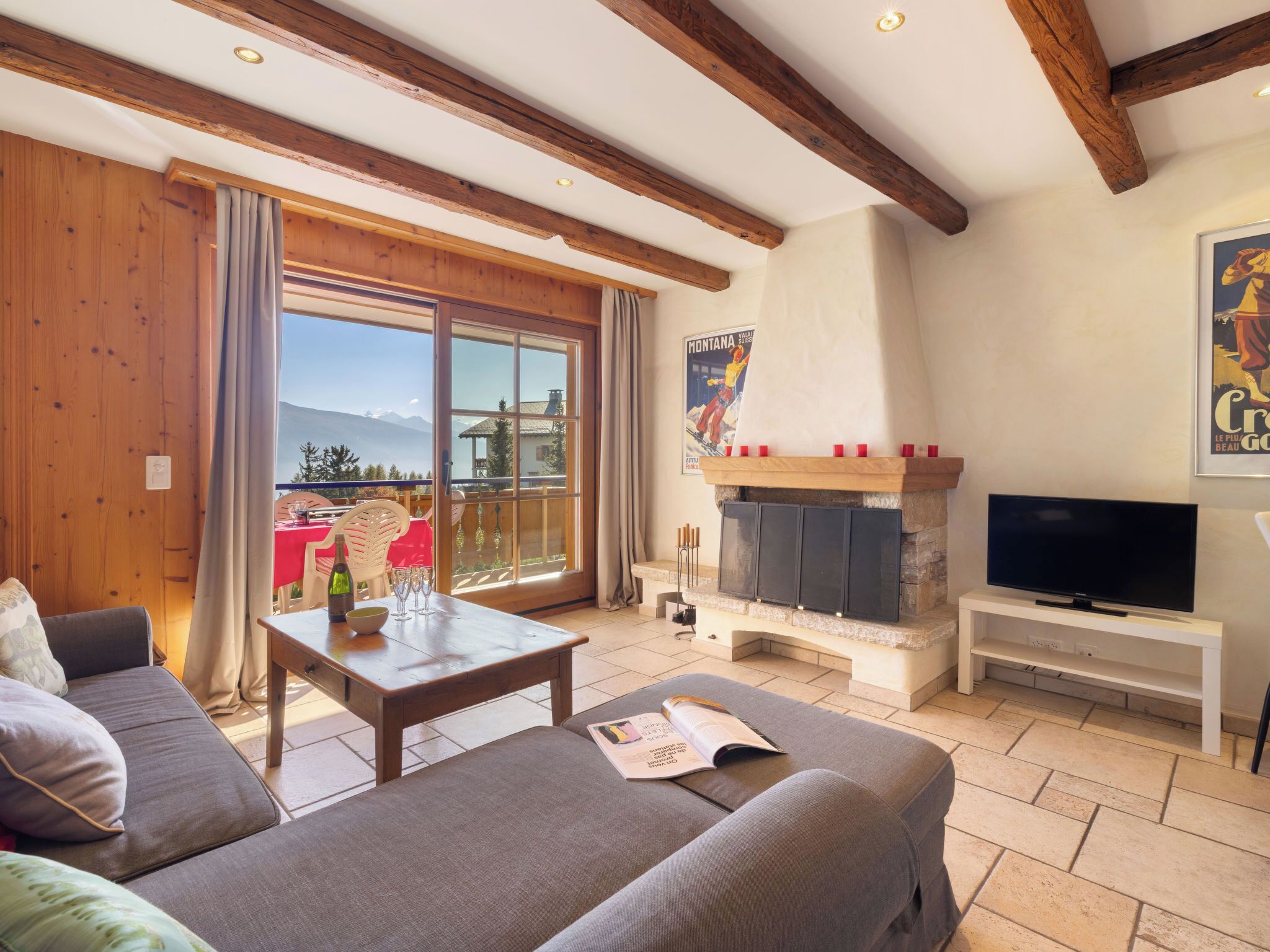 Télévision, cheminée