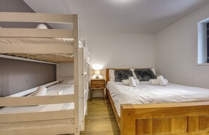 4 habitaciones, tabla de planchar con plancha y wifi gratis 