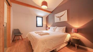 4 chambres, fer et planche à repasser, Wi-Fi gratuit, draps fournis