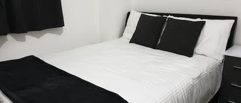 7 bedrooms, iron/ironing board, free WiFi, bed sheets