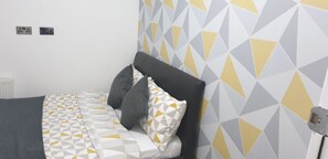 7 habitaciones, tabla de planchar con plancha y wifi gratis 