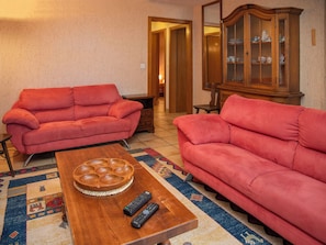 Flat-screen TV, fireplace, DVD player, table football