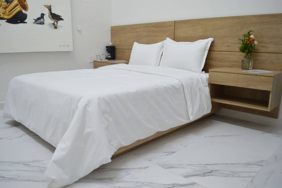 Habitacion Matrimonial | Desk, laptop workspace, iron/ironing board (on request), WiFi (free)