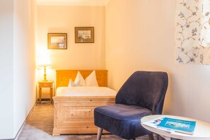 Room - Triple Room 2 - Hotel Berlin Tegernsee Garni (Rottach-Egern)