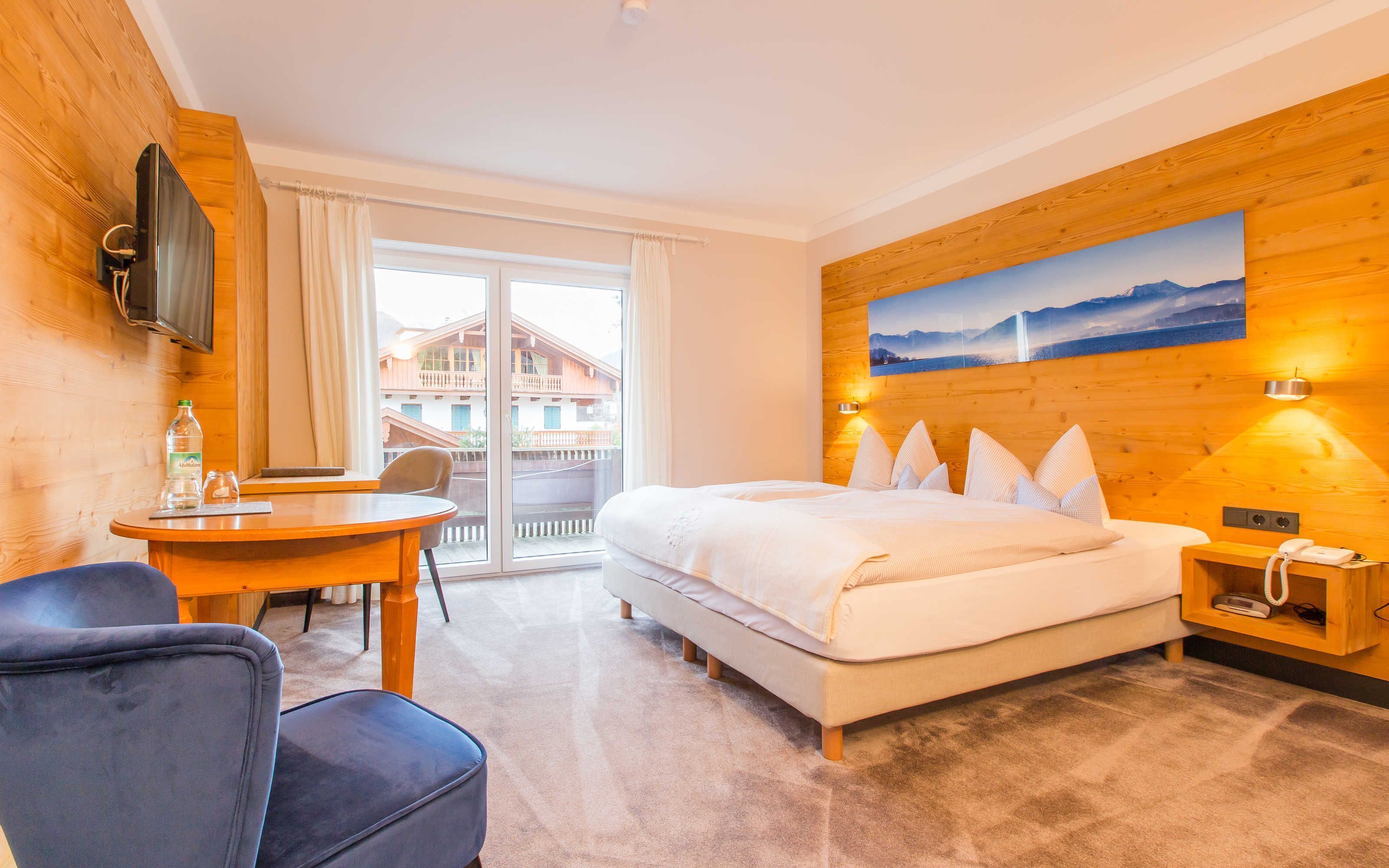 1 bedroom, desk, travel cot, WiFi