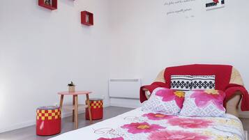 1 bedroom, WiFi, bed sheets