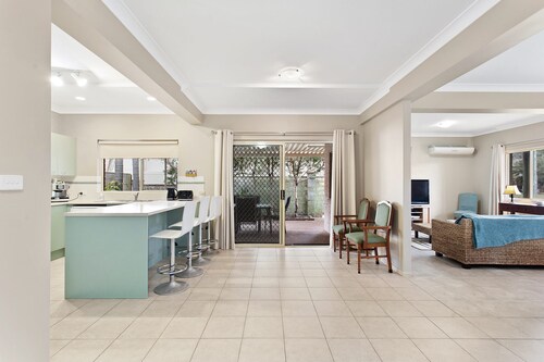 Ajax Nelson Bay Holiday Home near the Water