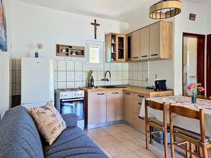 Refrigerador y utensilios de cocina 