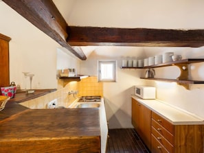 Kühlschrank, Mikrowelle, Ofen, Geschirrspüler