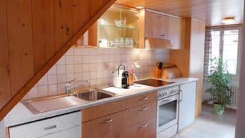 Réfrigérateur, four, lave-vaisselle