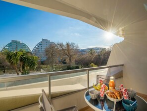 Outdoor dining - du Parc I by Interhome (La Grande Motte)