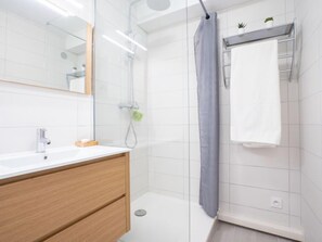 Bathroom - du Parc I by Interhome (La Grande Motte)