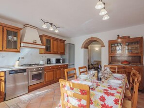 Kühlschrank, Mikrowelle, Ofen, Toaster