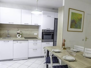 Fridge, microwave, oven, dishwasher