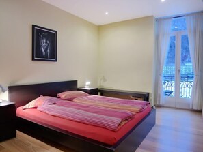 2 chambres, bureau, accès Internet