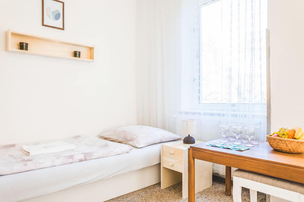 Design Triple Room, River View | Blackout curtains, free rollaway beds, free WiFi, bed sheets