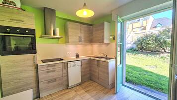 Réfrigérateur, micro-ondes, lave-vaisselle