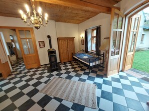 2 bedrooms, free internet