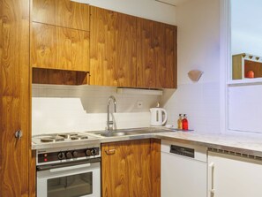 Réfrigérateur, micro-ondes, four, lave-vaisselle