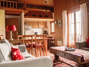 Televisie en een open haard