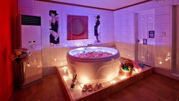 Room (1. Pineapple) | Jetted tub - Sanolim Pension (Chuncheon)