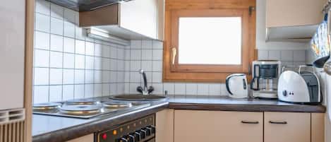 Fridge, oven, dishwasher, toaster