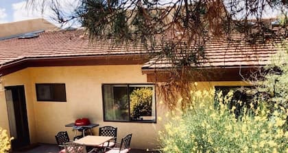 Kauniit Red Rock -näkymät Canyon Mesan golf- ja Country Clubiin