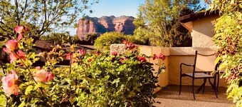 Beautiful Red Rock views in quiet, gated, Canyon Mesa Golf and Country Club.