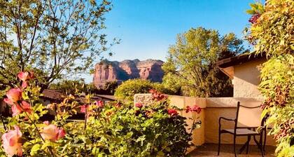 Beautiful Red Rock views in quiet, gated, Canyon Mesa Golf and Country Club.